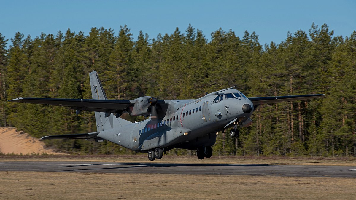 FinnishAirForce's tweet photo. Satakunnan lennoston Tukilentolaivue järjestää #ATEX22-harjoituksen Pohjois-Pohjanmaalla ja Kainuussa 22.–26.8.2022. Kuljetus- ja yhteyskoneet tukeutuvat harjoituksessa Oulunsalon, Kajaanin ja Pudasjärven lentokentille. #ilmavoimat #satlsto

Lue lisää: https://t.co/2njBHqSx5t https://t.co/Zfa8WxqHZS
