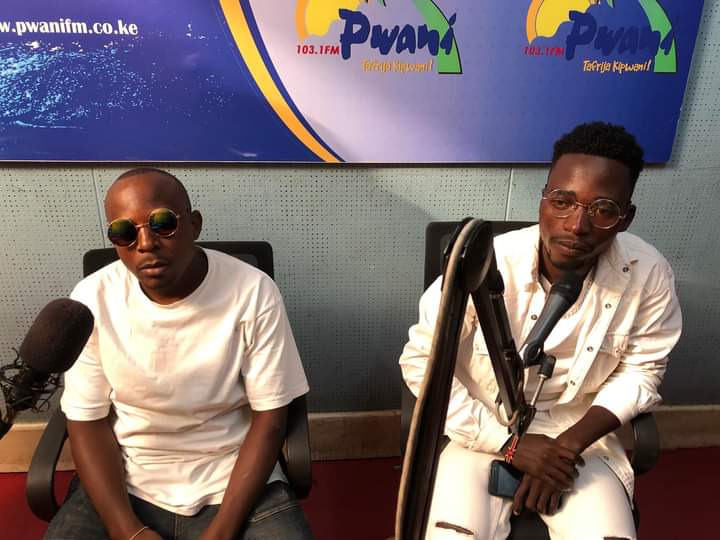 pwanifm's tweet photo. Twin kids wapo mjengoni wabwagie swali.
#MashavMashav https://t.co/SibH4LK84q