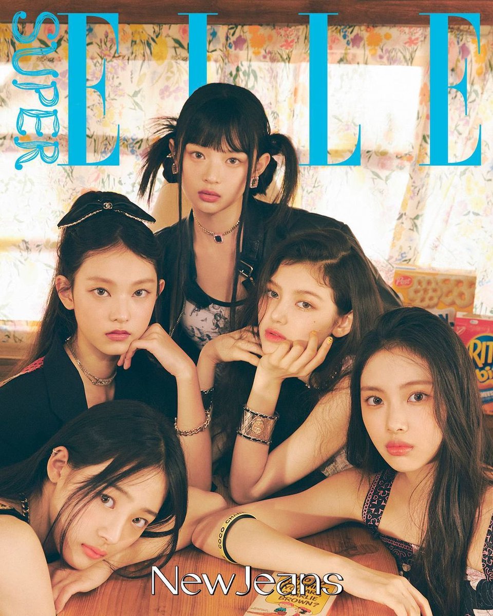 Iehyeine's tweet photo. ˖ ࣪  ᳝ ৎ୭ Beauty of fair maidens of royal hues with a comely donning. Petals that fall scorching, hopelessly ensconced in a perfumed wood cottage with deep peace, dreaming of Eden. https://t.co/X0nUKzZtDC