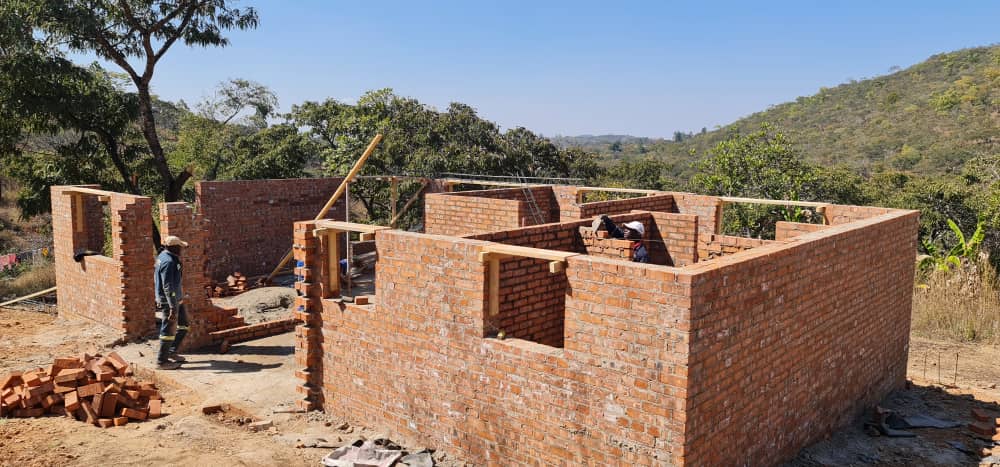 CoslicConstruc2's tweet image. #catchingup #transformations #construction #LetsMakeGreatThingsHappen #HarareZimbabwe
Day 16-18: Our joy, our comfort space - BRICKWORK and bringing ideas/dreams to life. Giving the &apos;floor plan&quot; form😊😊😊