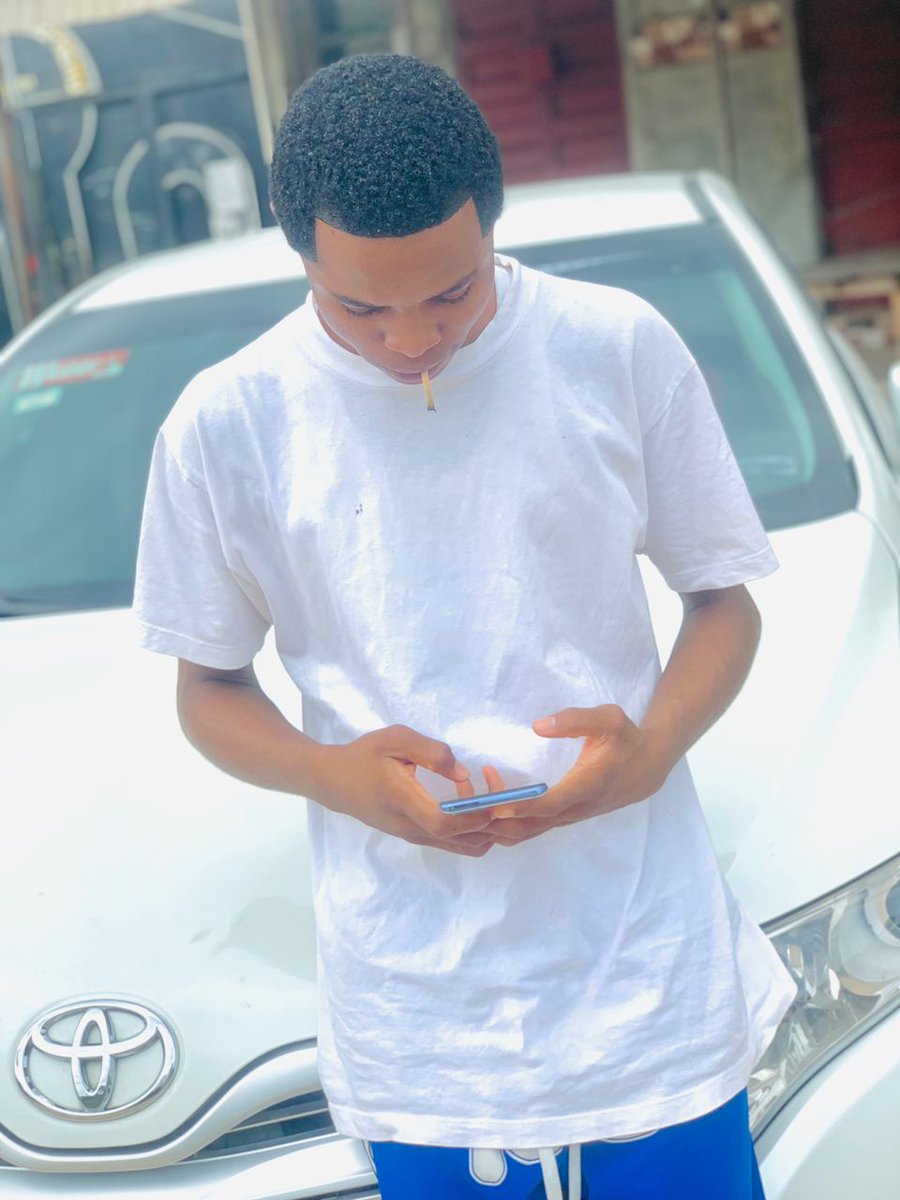Elohor wizzy tweet media