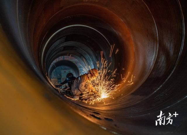 iGuangdong's tweet photo. 📸 Aug 19 marks #WorldPhotographyDay. 

👀😻 Get creative with your images in #Guangdong and share them with us! #OnlyInGD https://t.co/bMF0RYzevv