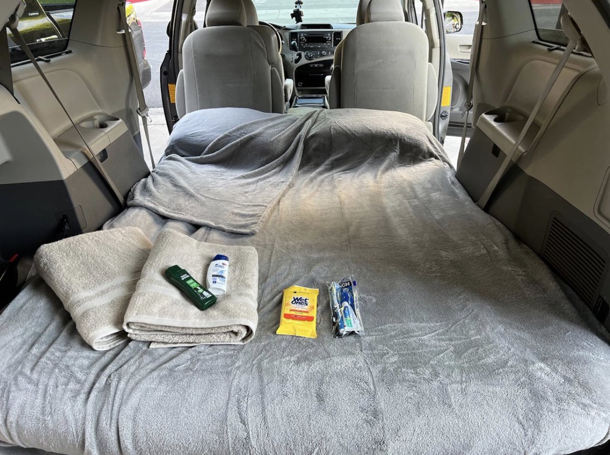 Aizehinomo's tweet photo. I know times are tough, but someone is trying to AirBnb a 2011 Toyota Sienna for $100 USD per night. https://t.co/dKlVV64MAO