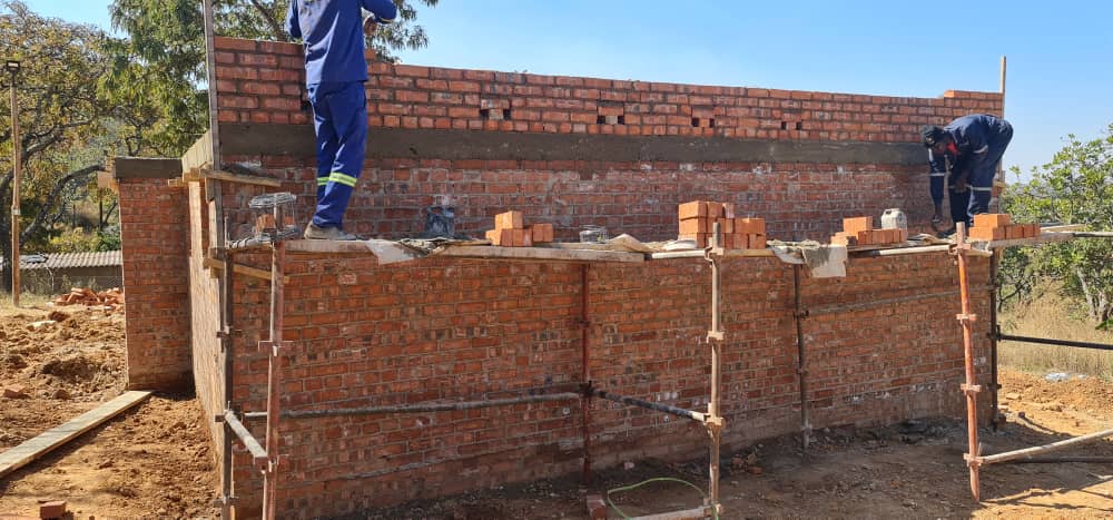 CoslicConstruc2's tweet image. #catchingup #transformations #construction #LetGreatThingsHappen #HarareZimbabwe
Day 19: Stage 9: Doorhead Brickwork - Superstructure Completion &amp;amp; Stage 10a: Ringbeam - formwork &amp;amp; steel fixing.
Day 20: Stage 10b: Ringbeam - Concreting 
Day 22: TODAY! Stage 11: Wallplate Brickwork