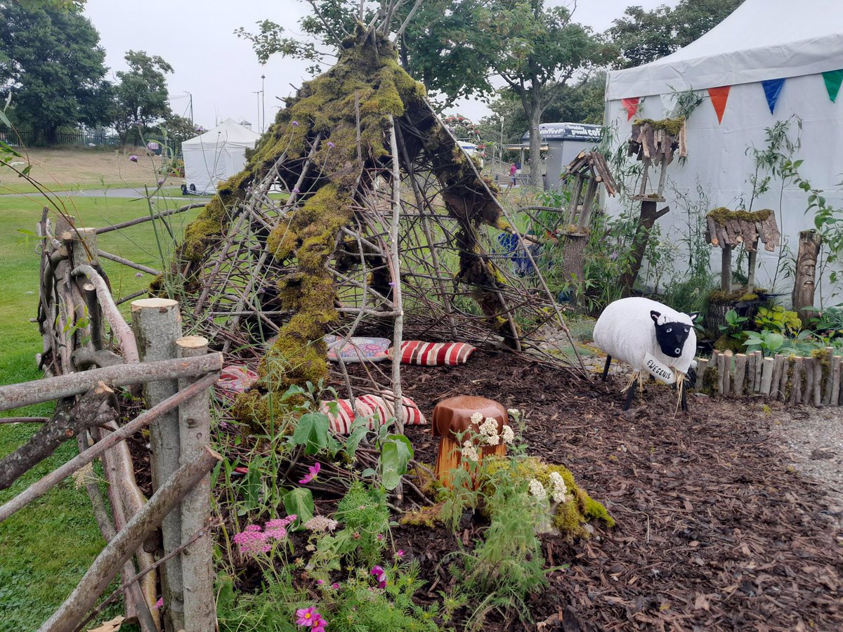 traceann321's tweet photo. If anyone is at @southportflower over the next couple of days be sure to call in and see Liz and the @WeAreLSCFT @WeareGuildLodge team with there gold award winning garden @ChrisOliverNHS @Mcguiganemma @RChillery @Jamesharper15 @pauljebb1 #GroYourOwn https://t.co/c4EgE3HZkB