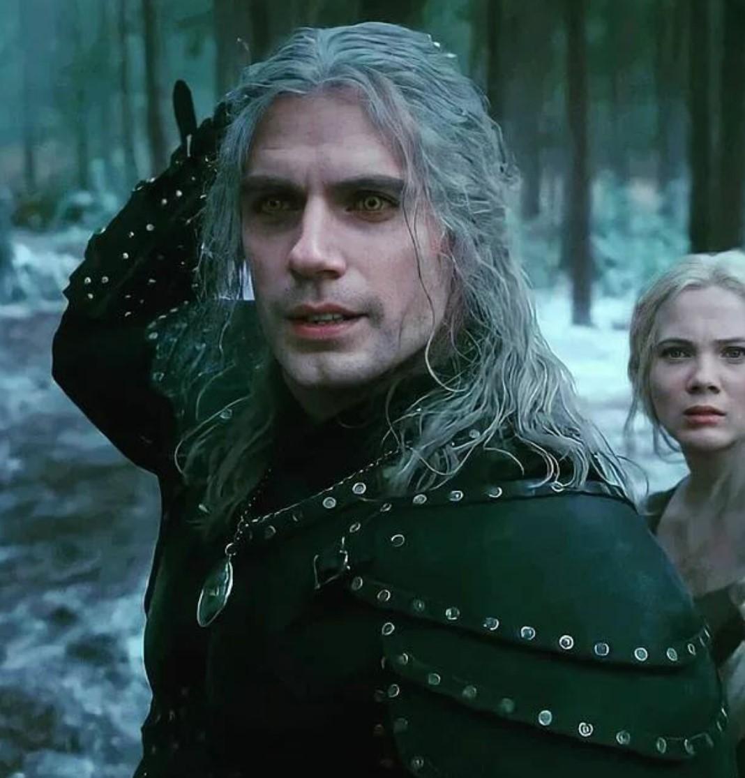 - 𝚊 𝚏𝚒𝚎𝚛𝚌𝚎 𝚋𝚎𝚊𝚜𝚝 𝚊𝚙𝚙𝚛𝚘𝚊𝚌𝚑𝚒𝚗𝚐 𝚏𝚛𝚘𝚖 𝚝𝚑𝚎 𝚍𝚒𝚜𝚝𝚊𝚗𝚌𝚎 𝚠𝚒𝚝𝚑 𝚒𝚝𝚜 𝚝𝚊𝚕𝚘𝚗𝚜 𝚌𝚕𝚊𝚠𝚒𝚗𝚐 𝚝𝚘𝚠𝚊𝚛𝚍𝚜 𝚝𝚑𝚎 𝚒𝚗𝚍𝚒𝚟𝚒𝚍𝚞𝚊𝚕𝚜. -

𝘞𝘩𝘦𝘯 𝘐 𝘵𝘦𝘭𝘭 𝘺𝘰𝘶 𝘵𝘰 𝘳𝘶𝘯, 𝘺𝘰𝘶 𝙧𝙪𝙣. `—