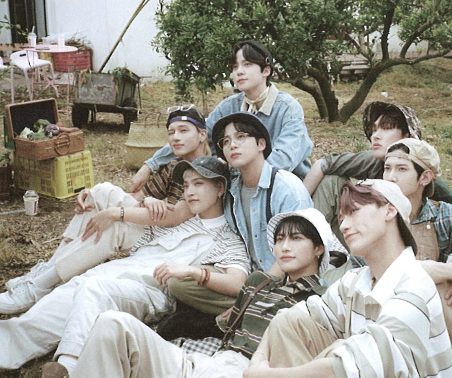ATEEZ FEVER: DEAR DIARY photo book scan that i found on my tl A THREAD