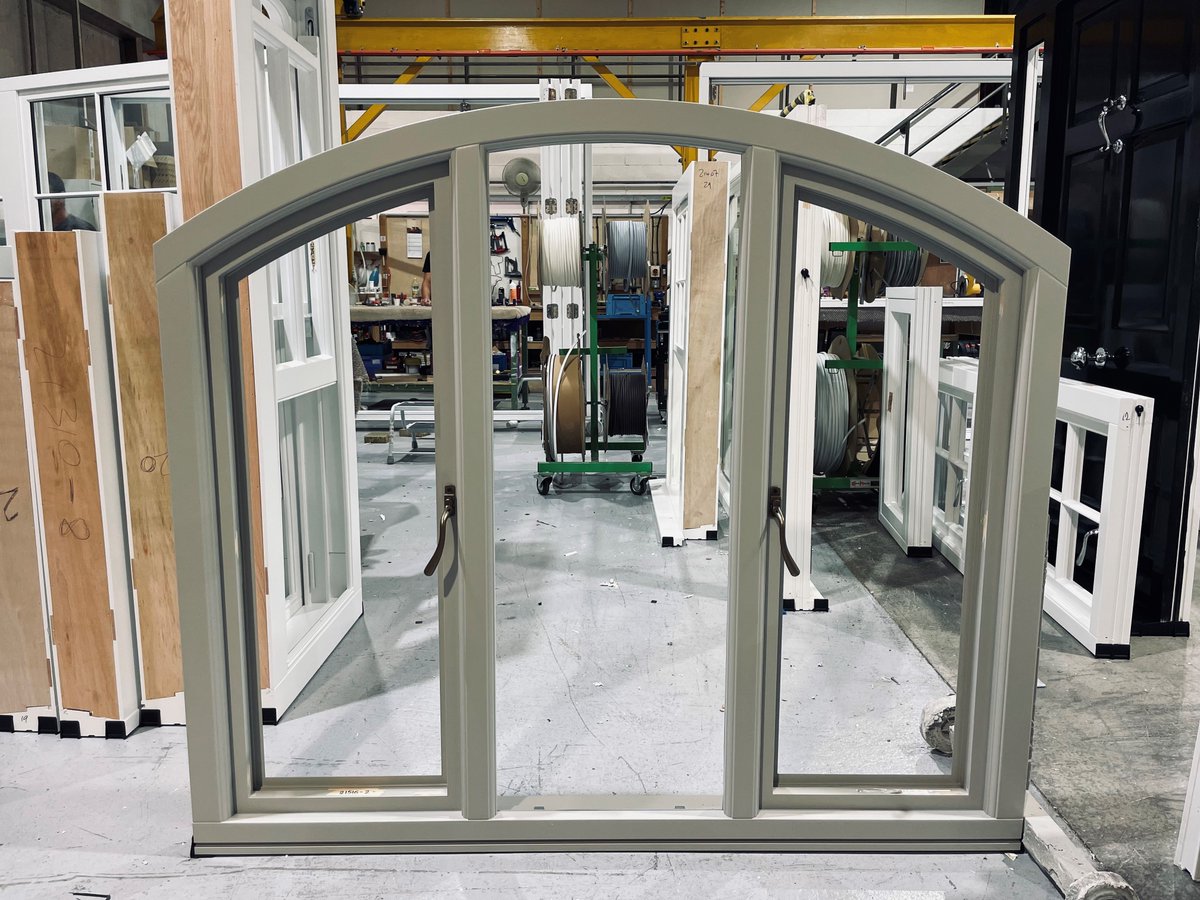 MumfordWood's tweet photo. One of 15 windows leaving the factory soon, painted in 'Seal Grey.' Do you like the colour?
#greywindows #architectsuk #buildersuk #ukjoinery #madeinbritan #timberwindows #woodwindows #mumfordwood #archwindows #curvedwindows https://t.co/f7bj9Vh5e1