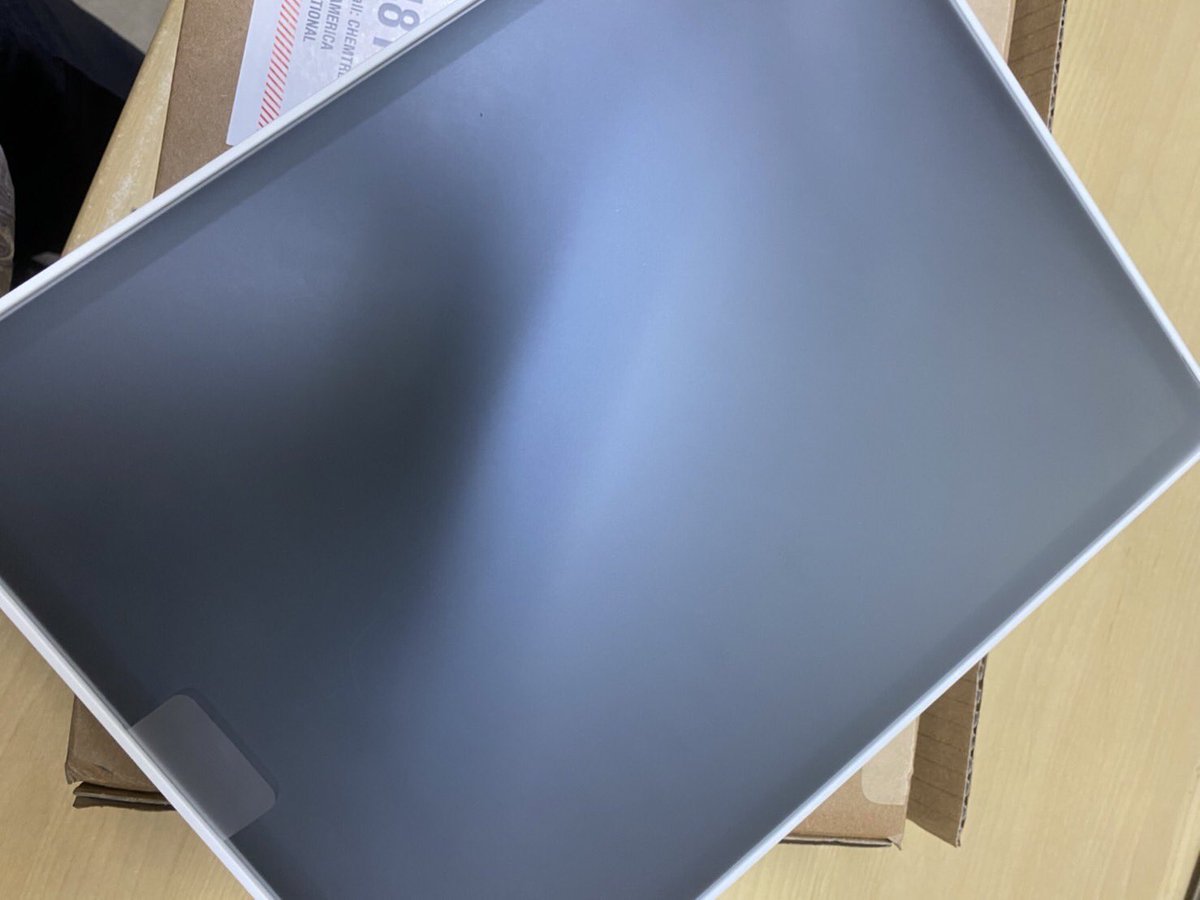 m19730722's tweet photo. 俺宛になにか届いたそσ(∵`)？
Σ(･ω･ﾉ)ﾉ!
デカi pad proだ
\=͟͟͞͞(꒪ᗜ꒪ ‧̣̥̇)/か〜ちゃんに聞いてみよ https://t.co/B8GDlz6YqH