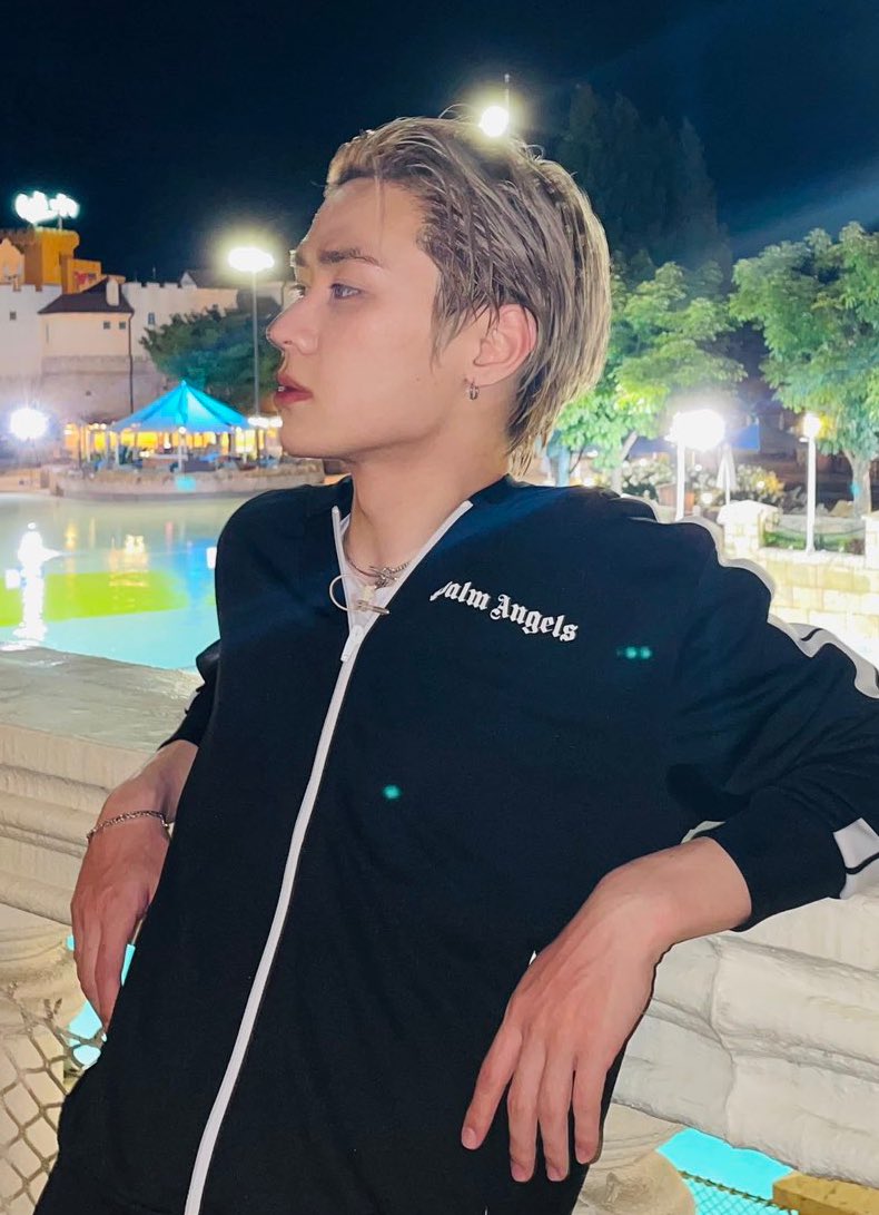 hey sir 👀