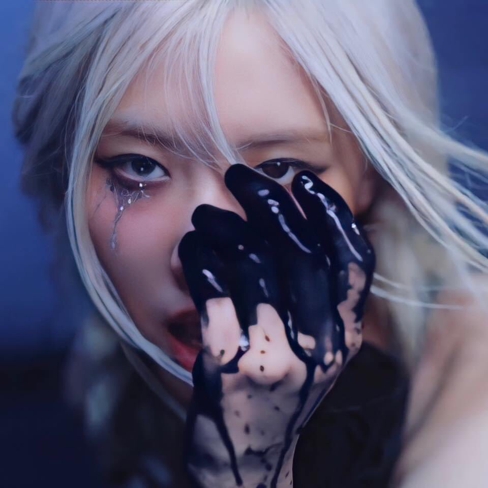 kyutonim's tweet photo. the glow-up that we didn’t know we needed 🙇🏻‍♀️🐍
#블랙핑크 #PINKVENOM #ROSE https://t.co/wUJsDRBmtA