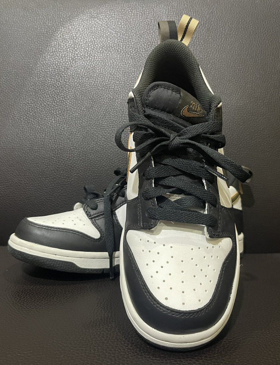 luciesummerbkk's tweet photo. Nike dunk low pulltab size 38.5 eu 24 -24.5 ใส่ได้ค่า ใหม่อุปกร์ครบ ซื้อมาจากร้าน urcuteteee ของแท้แน่นอน 100 % ส่งต่อ 5100 ส่งฟรี สนใจทักมาได้เลยค่า
#NIKEDunklow #nikeมือสอง #nikedunklowpulltab #nikedunk #nikeairjordan #ส่งต่อnike #ส่งต่อรองเท้ามือสอง #รองเท้ามือสองของแท้ https://t.co/OZL9RG5y1I