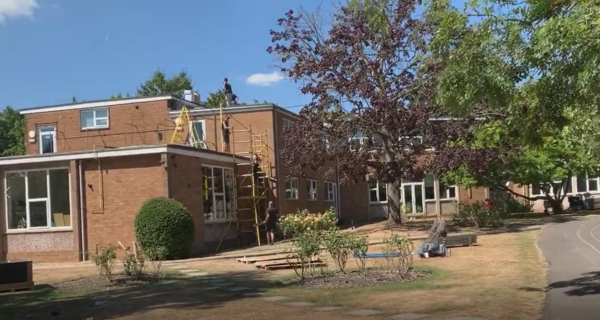The_CRC's tweet photo. Read our case study on the #solarpanel installation at @QASCaversham. We have worked with the school to provide solutions that will reduce its costs and #carbonfootprint. The scheme will provide payback of investment in under five years. 
https://t.co/n28u7dRjYO https://t.co/t4Mp1kjCmG