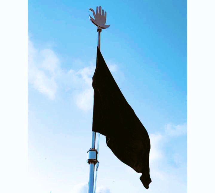 Nida_zehra12's tweet photo. ﷽
جب حسین (ص) کا در کُھلتا ہے تو عباس (ص) نظر آتے ہیں۔💓 https://t.co/ZibCAGaYx4