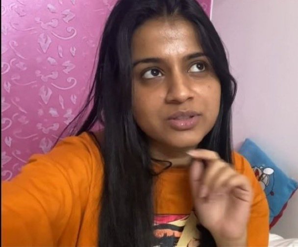 दूध..........

         उबलते                   चायपत्ती
          समय                    डालते ही