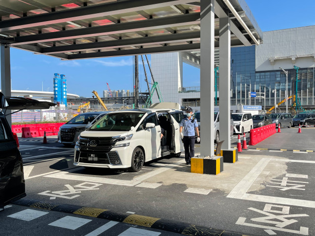 AlbumGba's tweet photo. Open since August 18, 2020, the new Hengqin Port in Zhuhai has seen 14 million passengers to cross the boundary. #Hengqin #PaceInGBA https://t.co/S2lGRmkE0O