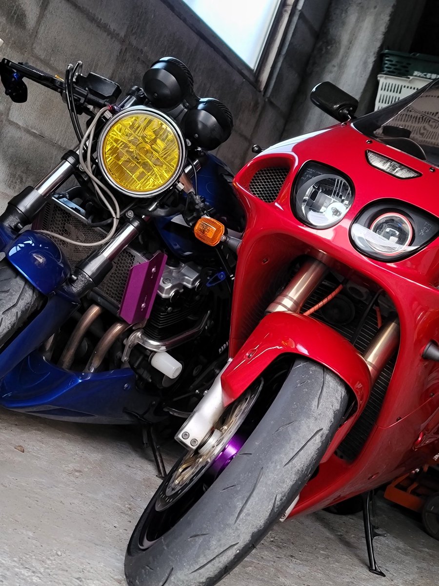 21歳 漁師が所有する愛車です😎
#バイクの日  #819の日
 #ZX7R  #CB400SF