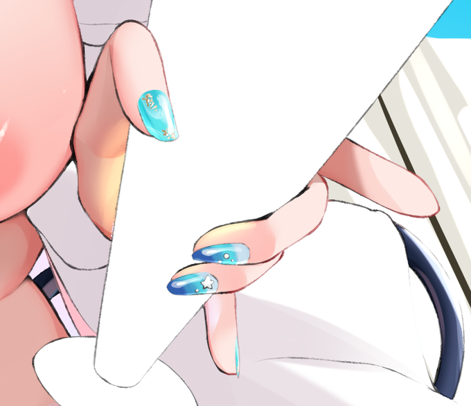 今描いてるコマセちゃんのネイルが可愛すぎるから見て 