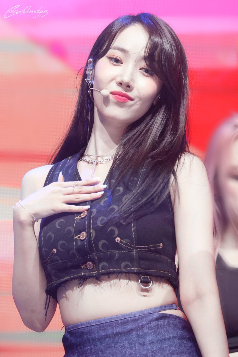colourfuland55's tweet photo. 20220813 VIVIZ 1st Fans meeting SINB
#sinb #viviz #gfriend https://t.co/Vga4CmvejE