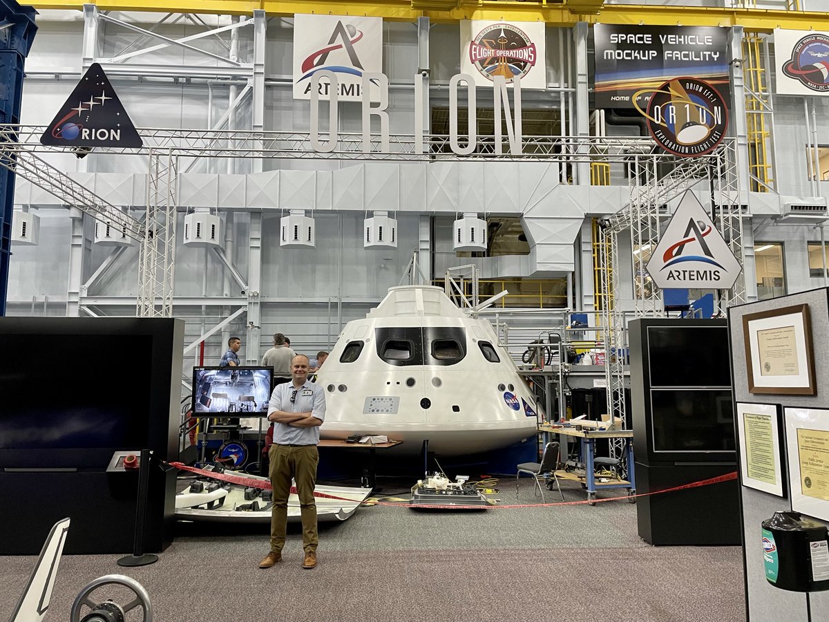 esaspaceflight's tweet photo. Meet the European #Artemis team: Firing it up with  propulsion engineer Tobias 🔥 - @esa's lead for @NASA_Orion's 33 thrusters on the European Service Module - and its intricate fuel system : https://t.co/IixwZpx9oQ #ForwardToTheMoon https://t.co/TyA1KLZ86C
