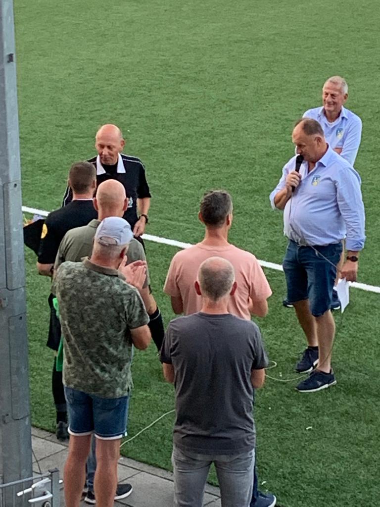 Na 45 seizoenen door omstandigheden afscheid kunnen nemen van een prachtige carrière als #scheidsrechter en alles wat daarmee samenhangt Met dank aan de #vvnunspeet die dit mogelijk maakte