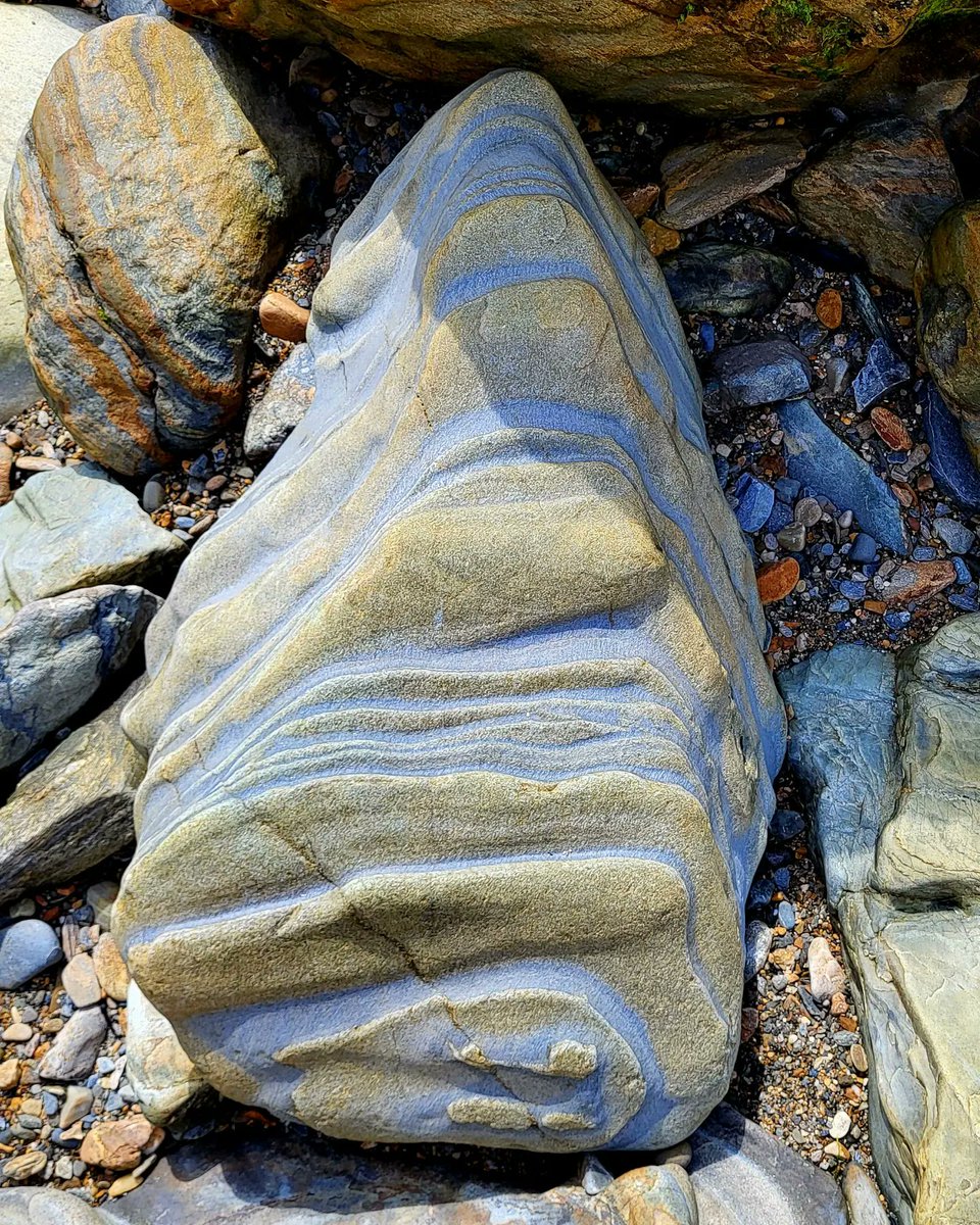 cormac_mcginley's tweet photo. A selection of beautifully patterned rocks from Glencolmcille, County Donegal, Ireland. https://t.co/eXaiQI8JYr