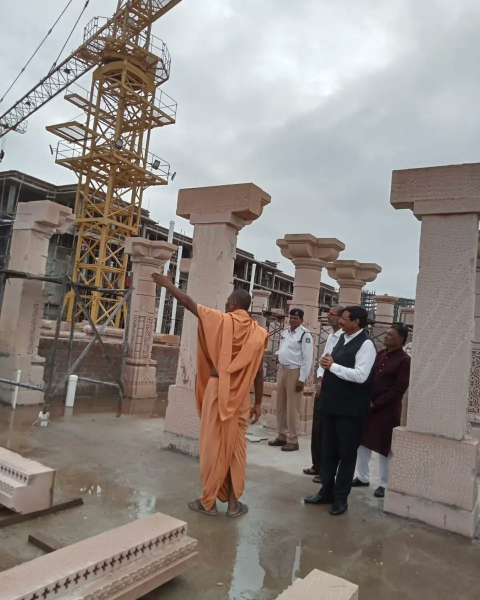 brijeshmerja1's tweet photo. આજ રોજ મોરબી ખાતે BAPS સ્વામિનારાયણ મંદિર ખાતે સ્વામિનારાયણ ભગવાનના દર્શન કરી ધન્યતા અનુભવી.
આ પ્રસંગે પૂજ્ય સ્વામીજી હરીસ્મરણદાસના આર્શીવાદ લીધા હતા. https://t.co/vCS0dWQTD2