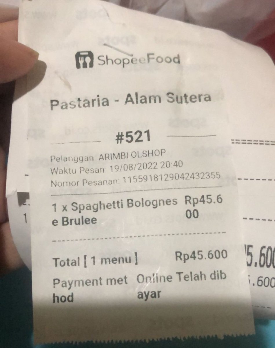 arivied's tweet photo. @shopeeid @shopeefood_id  min, saya salah terima order. Saya lihat di bill juga nama penerima dan nomor pemesanan juga beda. https://t.co/W3ZyDcZUDD