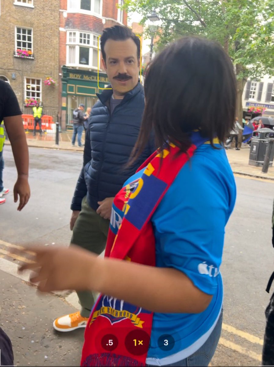 wonderkid_100's tweet image. One of my fave pics with Jason 🥰 #TedLasso #FilmingFun