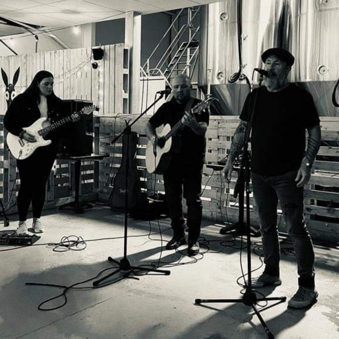 Had a blast last night at the book launch from <a href="/leon_pig/">The Dirt (and bits of Leon)</a> at <a href="/DonkeystoneBrew/">Donkeystone Brewing Co.</a> 

Till next un! 👊🖤

Pic Sachiko 💙