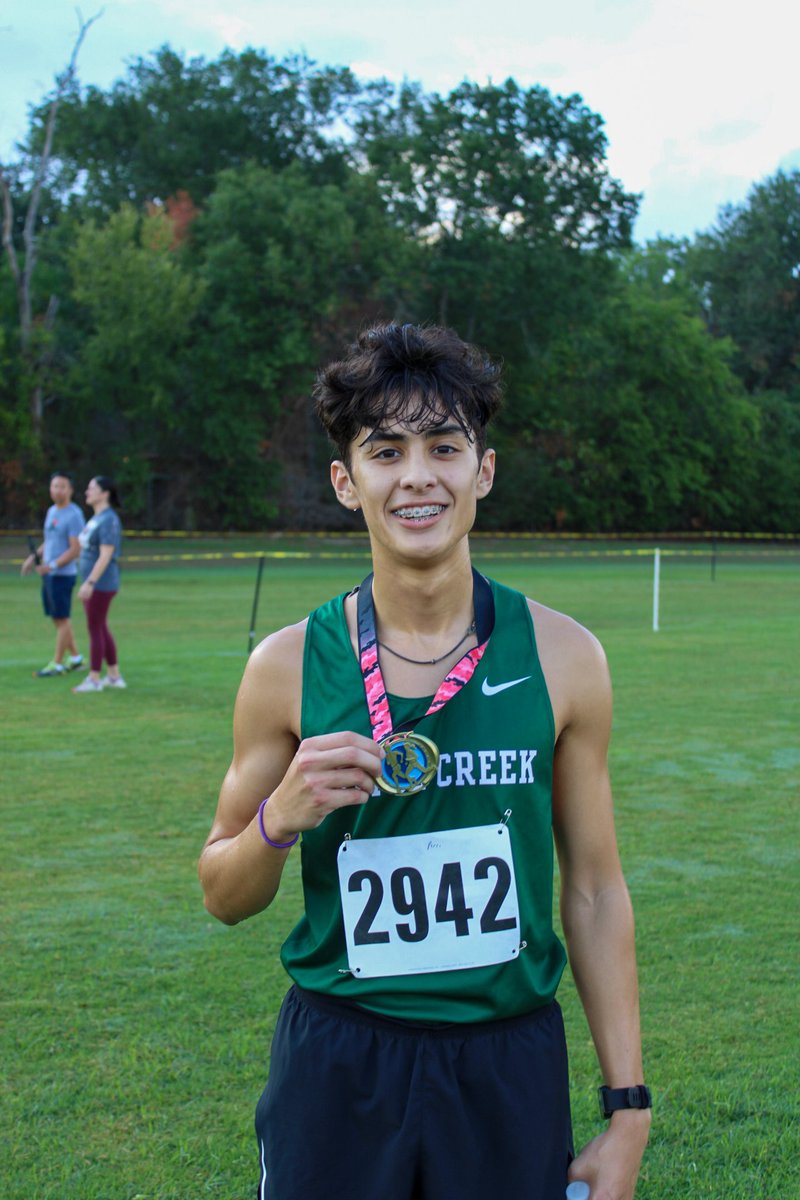 zoebrookerhodes's tweet photo. Also so proud of this guy taking 1st!!
@Anthonyperez365 @MCHS_Rams @MCHSAthleticDep @Siemers_XC_TF https://t.co/g7MwFCKZv7