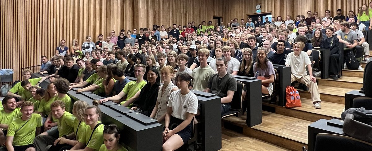 I had the honor to welcome 300 new student for our 3 bachelor Programmes on IT ⁦<a href="/DTU_Compute/">DTU Compute</a>⁩ #digitaldtu