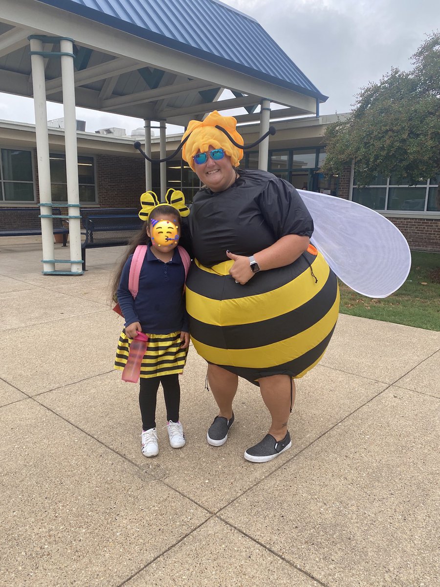 Big shoutout to all the students and staff <a href="/MES_Roadrunners/">Montclair Elementary</a> for their hard work.  Congratulations today we are Celebrating our B rating. <a href="/abderden1/">Ashleigh Derden, M.Ed.</a> <a href="/MrsEstradaP/">Andrea Estrada</a> <a href="/MrsEPacheco/">Erin Pacheco</a> <a href="/gisdnews/">Garland ISD</a> #TheGISDEffect #WeAreMC