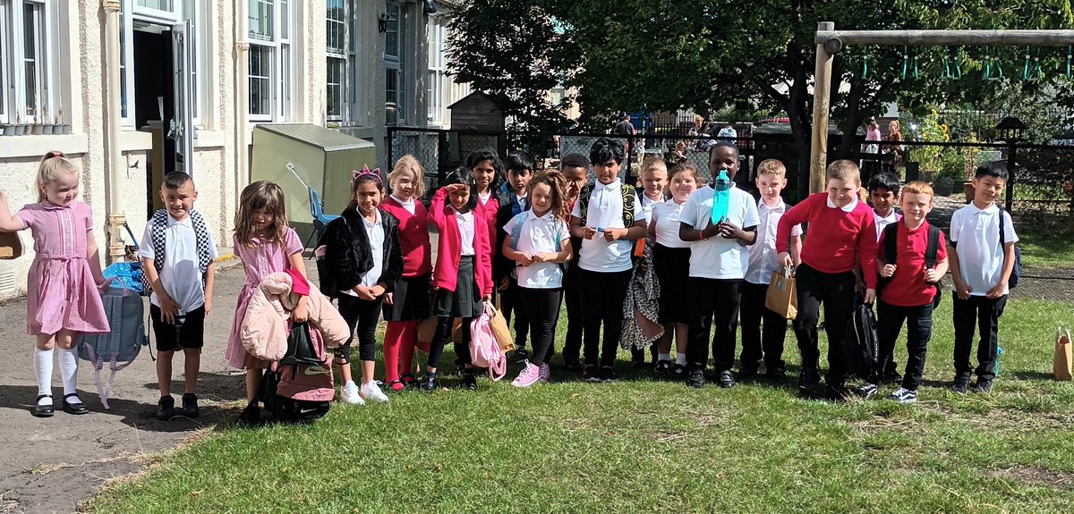 Miss Anderson tweet media