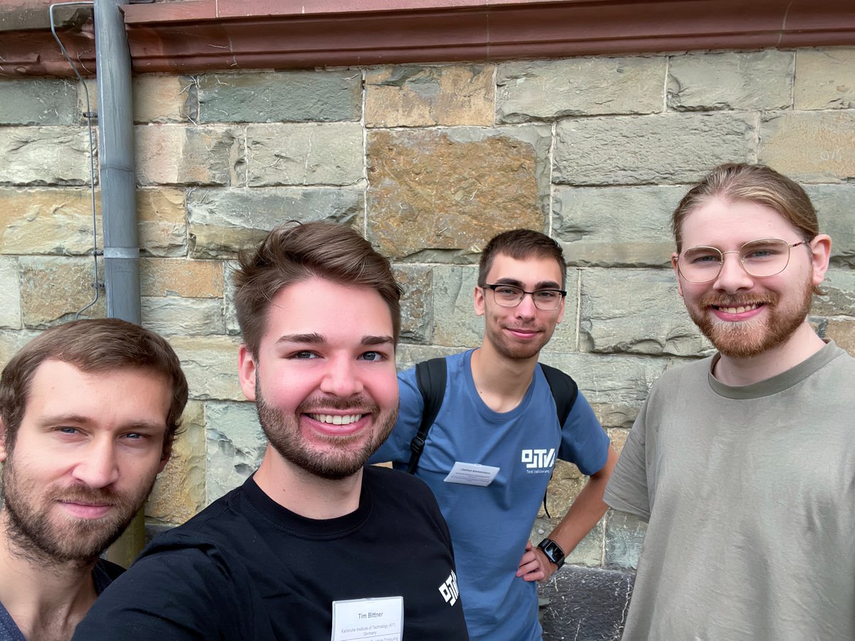 Die 2022 Bad Honnef Summer School on Quantum Computing ist heute abgeschlossen. Danke an unsere Mitschüler, die Vortragenden und besonders an die Organisatoren David Gross, Victor Gomer und <a href="/michael_quantum/">Michael Walter</a>