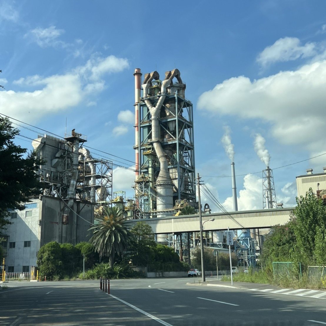 Menmen_EVA's tweet photo. 宇部市工場群🏭
見てるだけでも楽しい！ https://t.co/YAKOcjwyKy