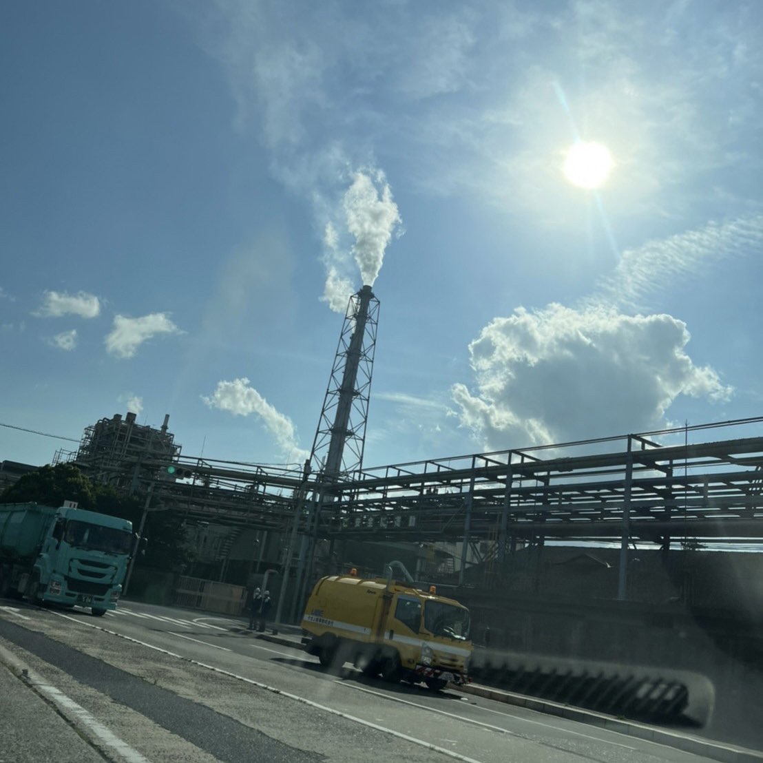 Menmen_EVA's tweet photo. 宇部市工場群🏭
見てるだけでも楽しい！ https://t.co/YAKOcjwyKy