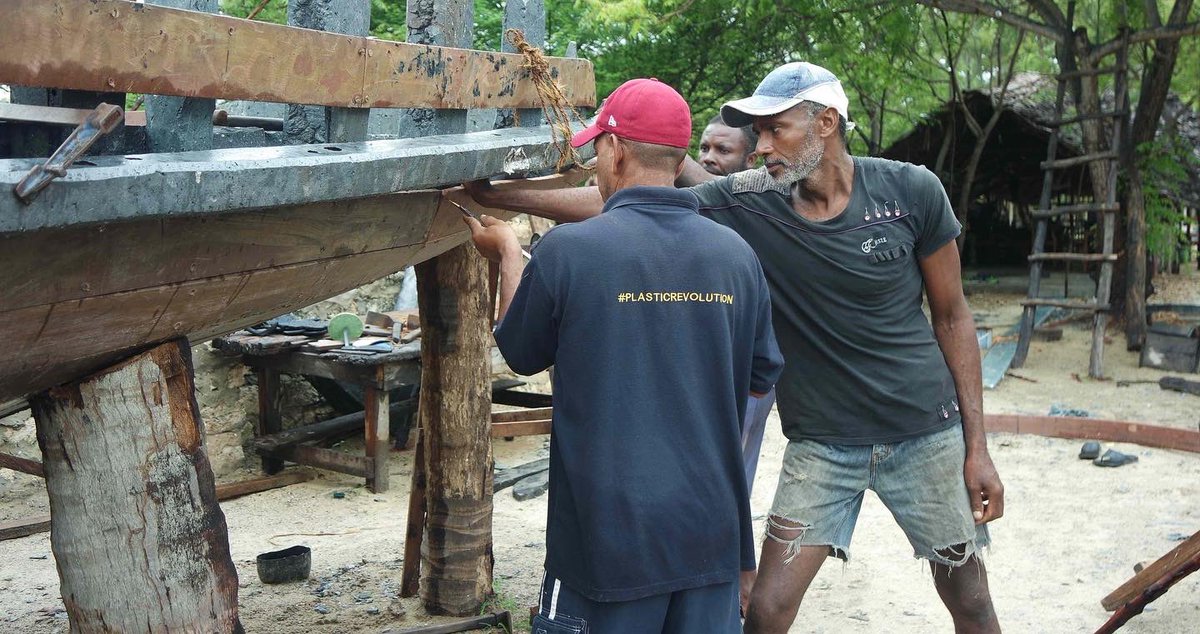 theflipflopi's tweet photo. We’re welcoming our first students to our heritage boatbuilding training centre on Lamu Island, thanks to @UKaid #smepprogramme. Our curriculum is packed with lessons on plastic recycling, design, artisanal carpentry, business skills and more. https://t.co/05X3Rk1db4