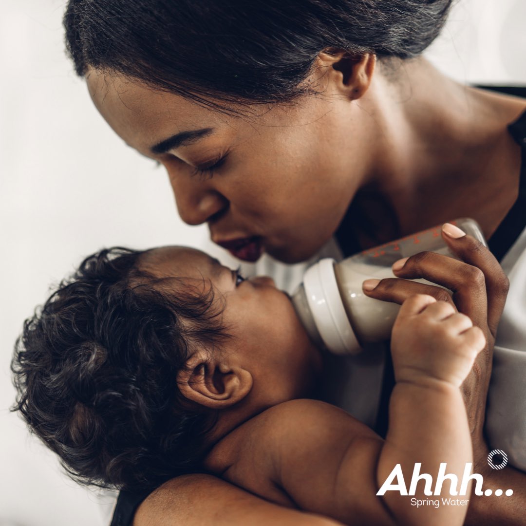 AhhhWater's tweet photo. #HydrationTip: As a nursing mother, you need to pay extra attention to your hydration needs. It is estimated that you need to consume about 16 cups of water per day to compensate for the extra water used to make milk. ๐ผ๐ง
#BreastfeedingMom #Stayhydrated https://t.co/VVGGL1WZkX