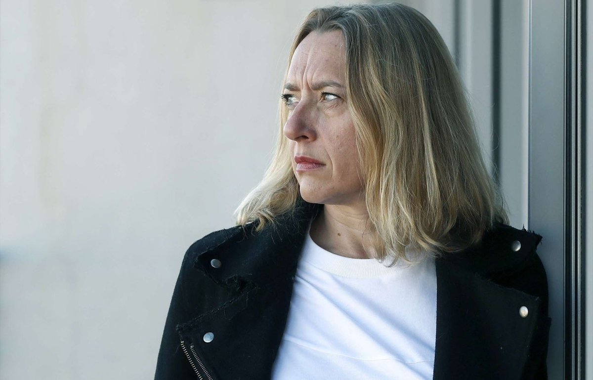 « Elle a réussi l’union entre le grand public et un univers radical »
Pourquoi Virginie Despentes crée-t-elle tant l'événement en cette rentrée littéraire avec #CherConnard ? J'ai posé la question à Cécile Chatelet, Marie Kirschen et Margot Lachkar 

👉🏻20minutes.fr/arts-stars/cul…