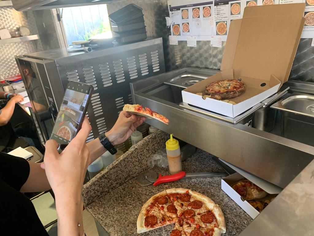 LincatLtd's tweet photo. It looks so delicious... a pizza selfie at Nxtlvlpza! 🤳🍕😋

Putting CiBO+ through its paces!

#CiBO+ #Pizza #HighSpeedCooking https://t.co/EpNhdq9qlG