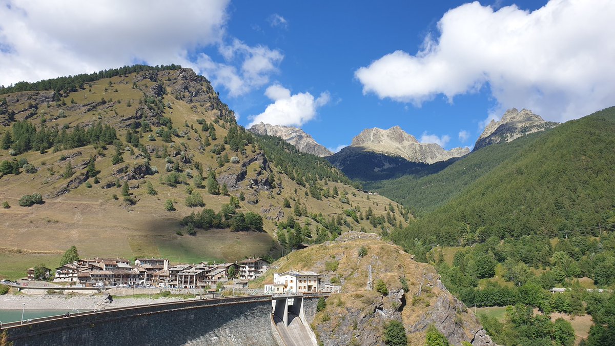 mussini_m's tweet photo. @ParcoMonviso Un saluto da località Castello (Pontechianale) con sua maestà Monviso che mostra il suo versante sud-ovest 🤩 https://t.co/tAlvtwqFYL