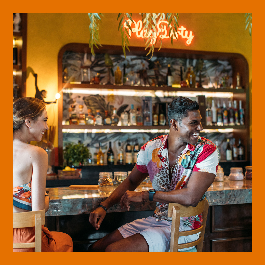 When happiness is quite literally around every corner.
. 
Cuando la felicidad está literalmente a la vuelta de cada esquina.  
.
#HiltonPlayaDelCarmen