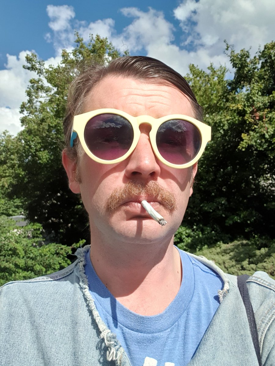 thom tuck. purveyor of fine comedy. tweet media