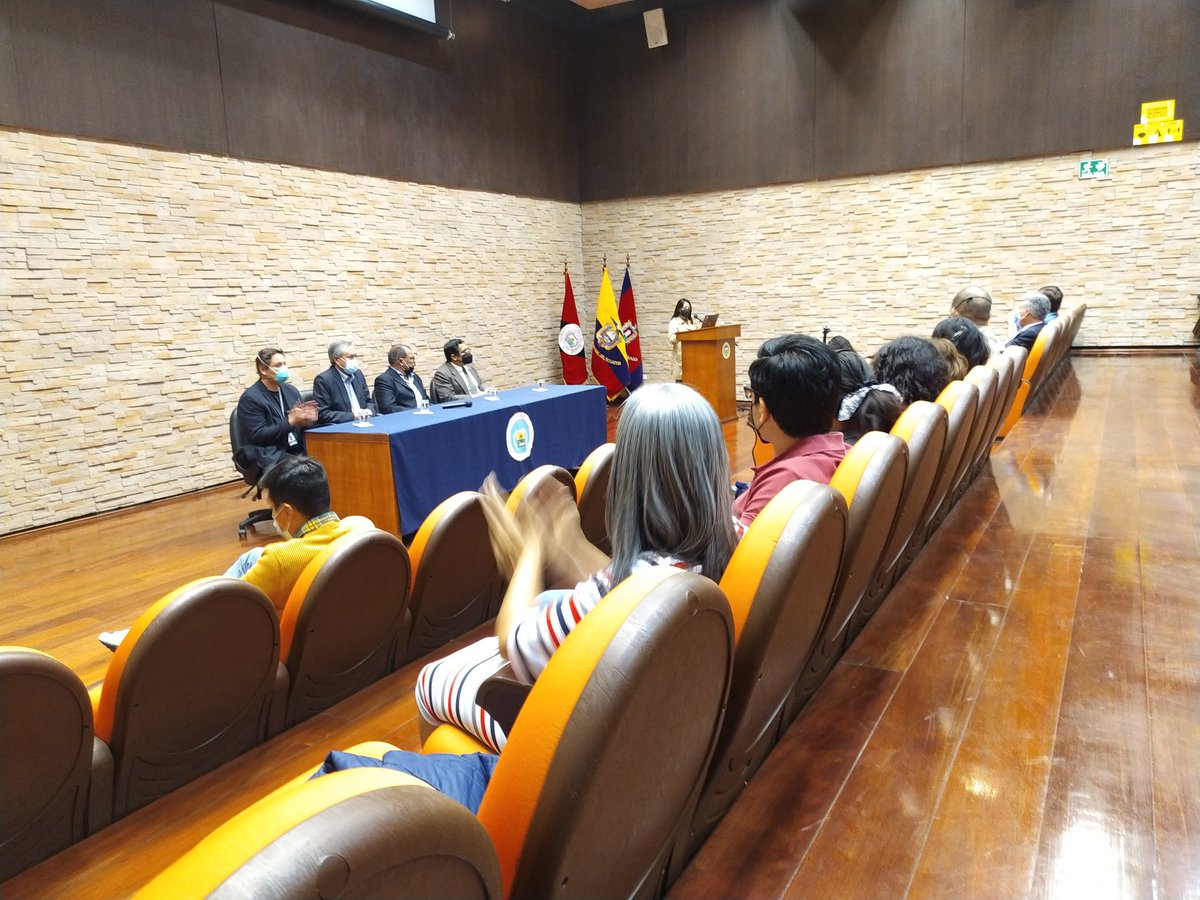 Inicia el evento de cierre de la #2daEdición de <a href="/YoEmprendoUCE/">YoEmprendoUCE</a> en el Centro de Información Integral de <a href="/lacentralec/">Universidad Central del Ecuador</a>, con la presencia de <a href="/pabloaraujogr/">Pablo A. Araujo G.</a> #PedroIvanMoreno
<a href="/DVSUCE/">Dirección de Vinculación con la Sociedad UCE</a>
<a href="/ucefacso/">FACSO - UCE</a>