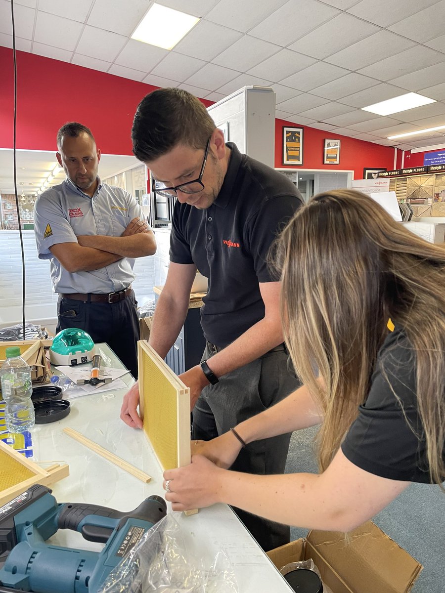Supporting <a href="/plumbwisewales/">Plumbwise</a> and @ViessmannUK with their sustainability objectives. Live Viessmann bees on show along with “how to capture Carbon”kit, Carbon free cakes , honey tasting. Very well received by community and customers. #CSRFriday #Sustainability