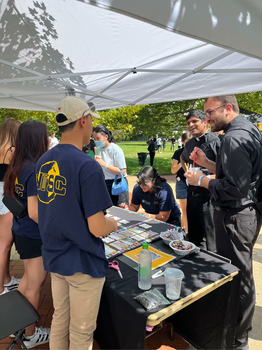 MizzouMISC's tweet image. HUGE Thank you’s to everyone who came out to international field yesterday!! 🥳🙌 It was super fun to get to meet everyone and we hope to see you soon!😎