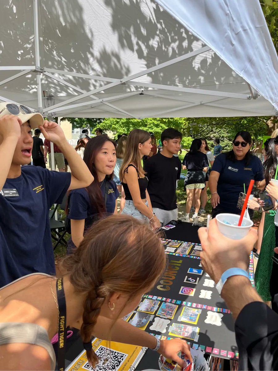 MizzouMISC's tweet image. HUGE Thank you’s to everyone who came out to international field yesterday!! 🥳🙌 It was super fun to get to meet everyone and we hope to see you soon!😎