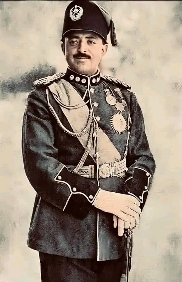 aMahjoorM's tweet photo. وسلې پرځمکه کيږدئ او قلم راوخلئ،ځکه چې يو نالوستی هېواد هيڅکله خپلواک  کېدای نه شي.

غازی امان الله خان

دهيواد دازادۍ (103) مه کلېزه مو مبارک! https://t.co/iRV8Cu3zBd