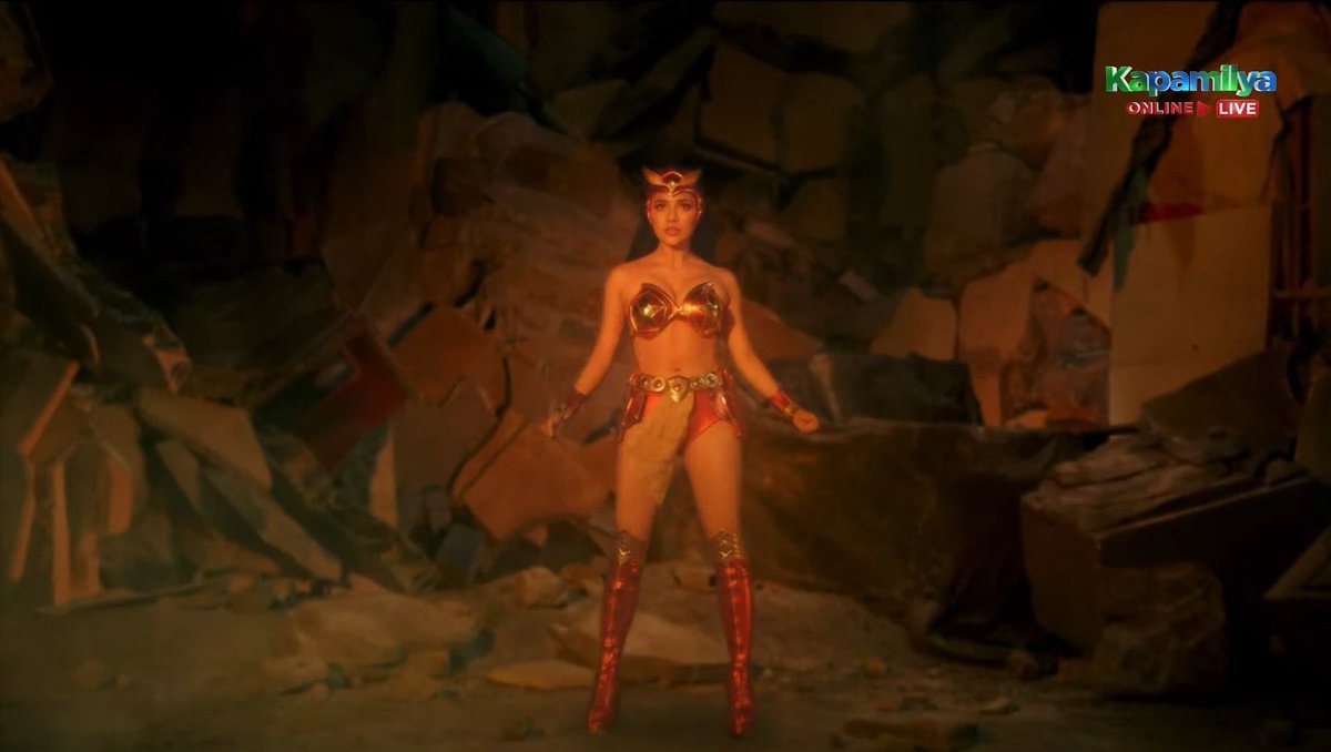 iamclarkvincent's tweet photo. Whether you admit it or you admit it, she is serving us🔥! Not to mention the epically amazing costume! The Darna in me is surfacing! 😂 

Ding, ang igneous, sedementary, and metamorphic rock… akin na! Char!

Photos | @ABSCBN https://t.co/7R6uoh4VqY
